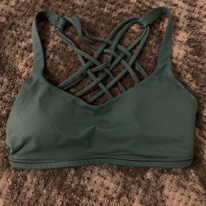 Lululemon free to be sports bra